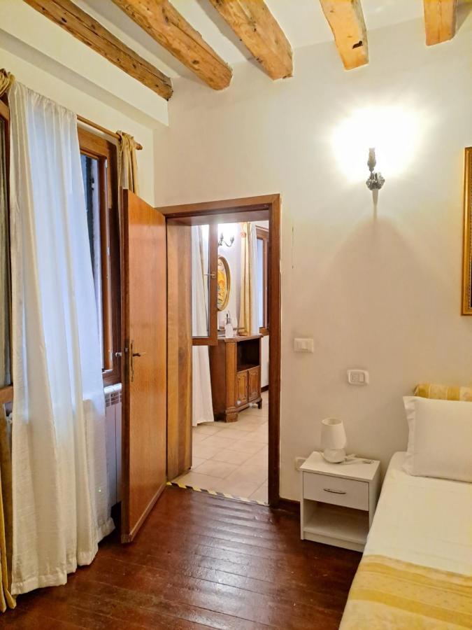 Appartamento Rialto Laura Veneţia Exterior foto