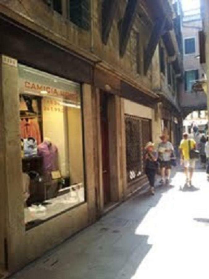 Appartamento Rialto Laura Veneţia Exterior foto
